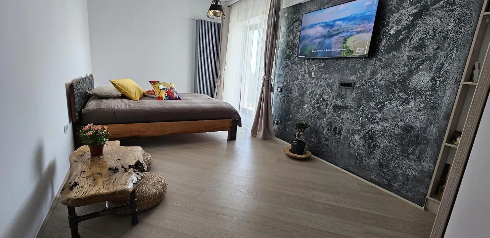 Delta Studio A61 Bucharest 0*,  Romania